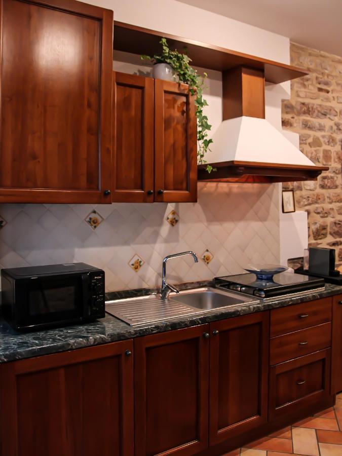 Casa Armanni - La Tua Casa Di Pietra Lägenhet Gubbio Exteriör bild