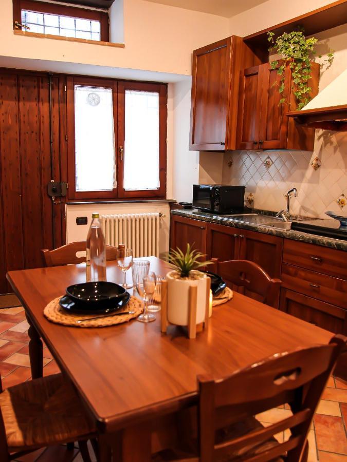 Casa Armanni - La Tua Casa Di Pietra Lägenhet Gubbio Exteriör bild