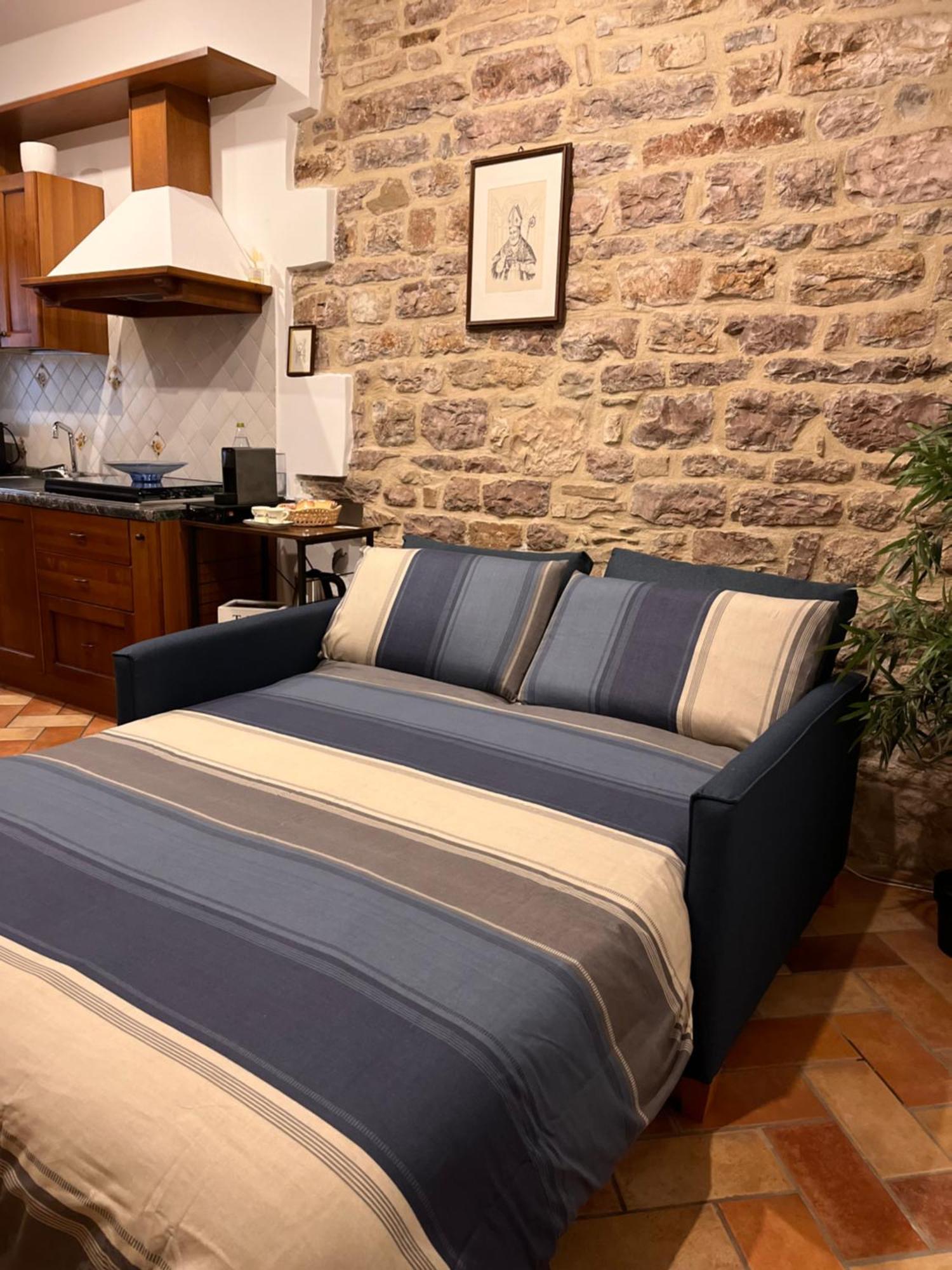 Casa Armanni - La Tua Casa Di Pietra Lägenhet Gubbio Exteriör bild